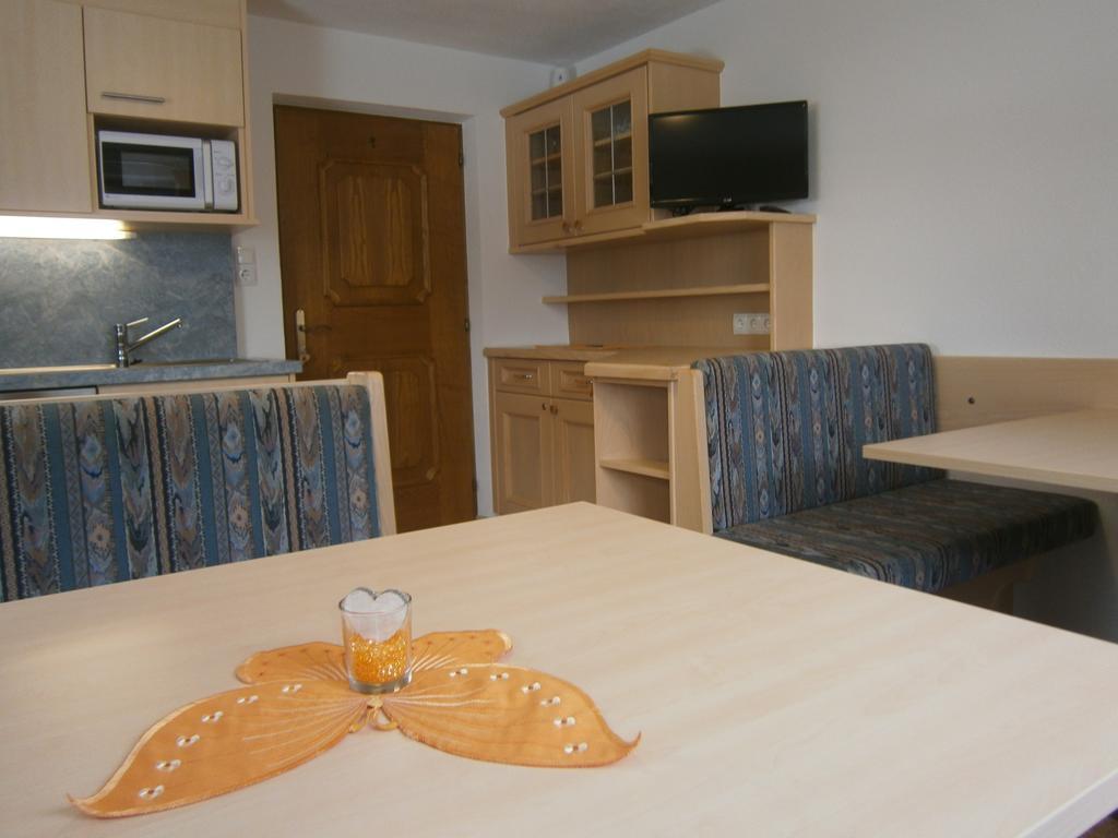 Haus Wiesenheim Fw Oetztal Langenfeld Room photo